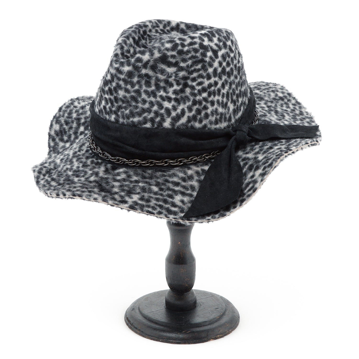 triangles hat(トライアングルズハット) Gray Leopard Leather Chain