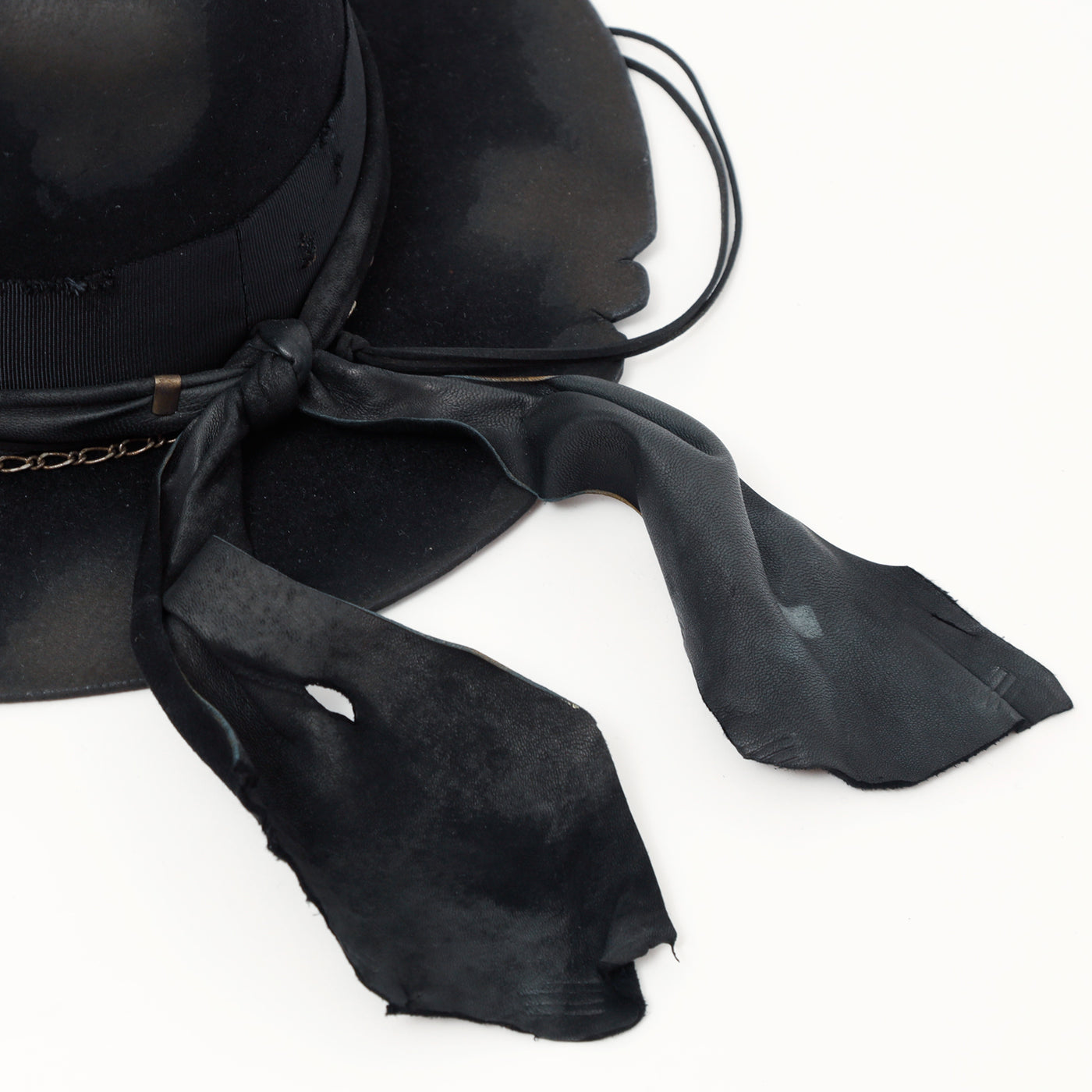 triangles hat(トライアングルズハット) Dangle Leather Burned Chain Hat / BLACK ...