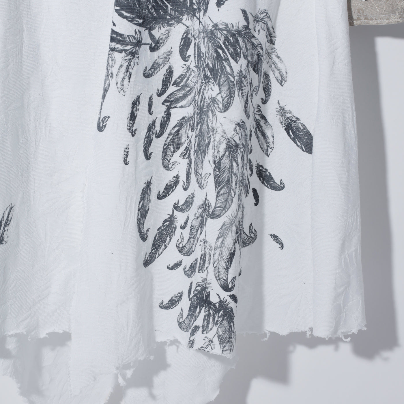 DAWN FEATHER WIND / WHITE