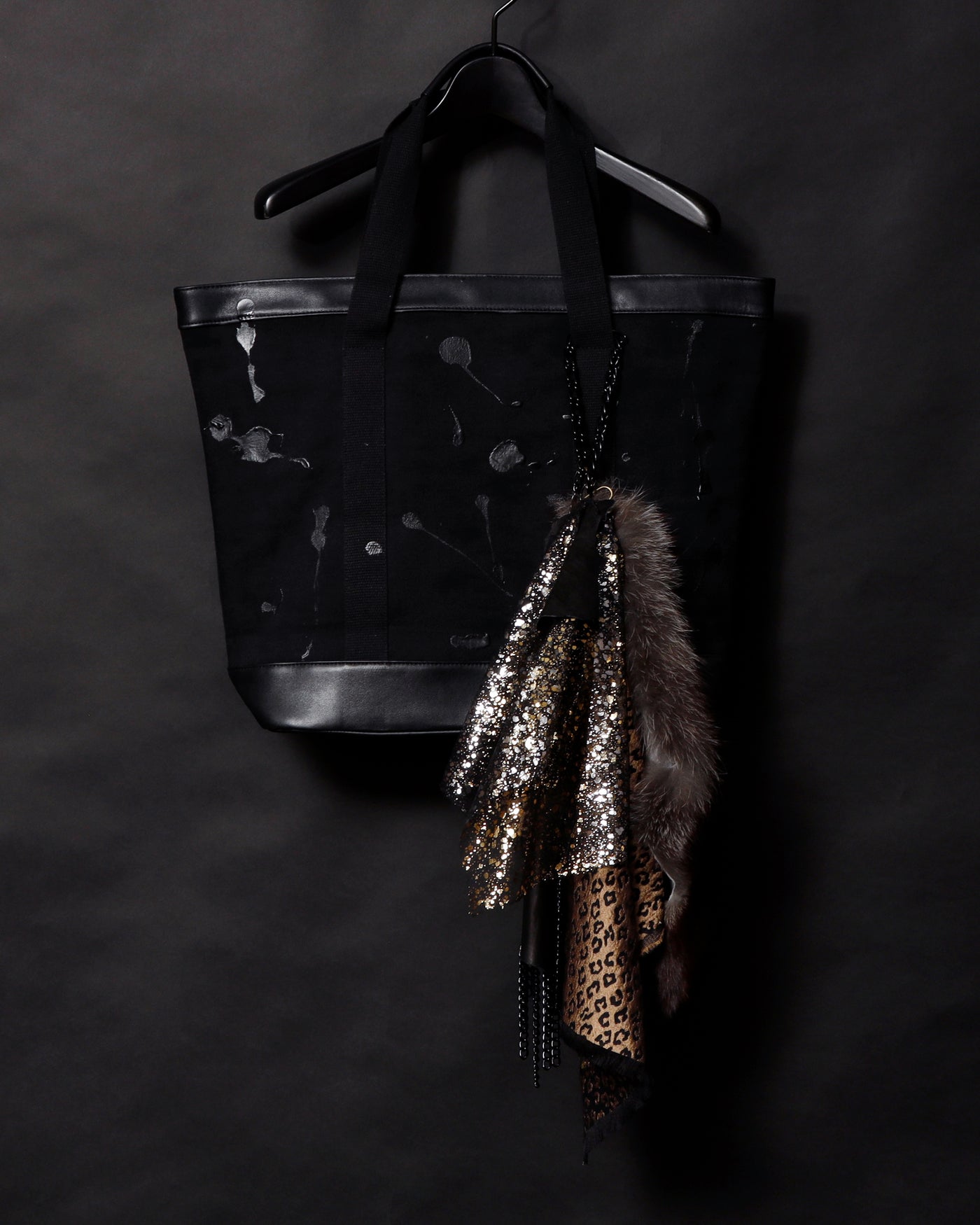 深淵 / Abyss / designchain / BLACK