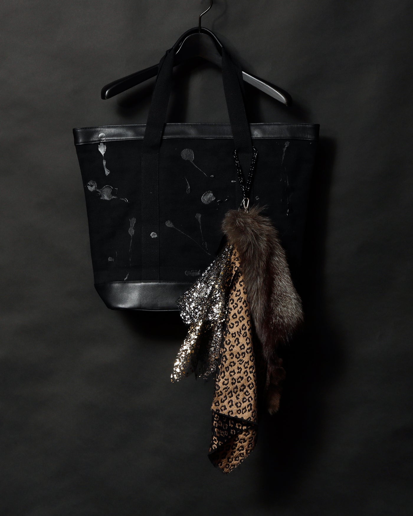 深淵 / Abyss / designchain / BLACK