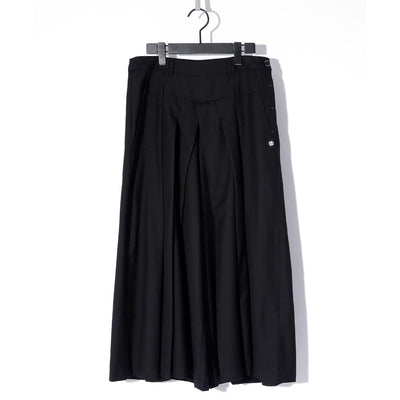 WIDE-FIT PLEATED PT / BLACK