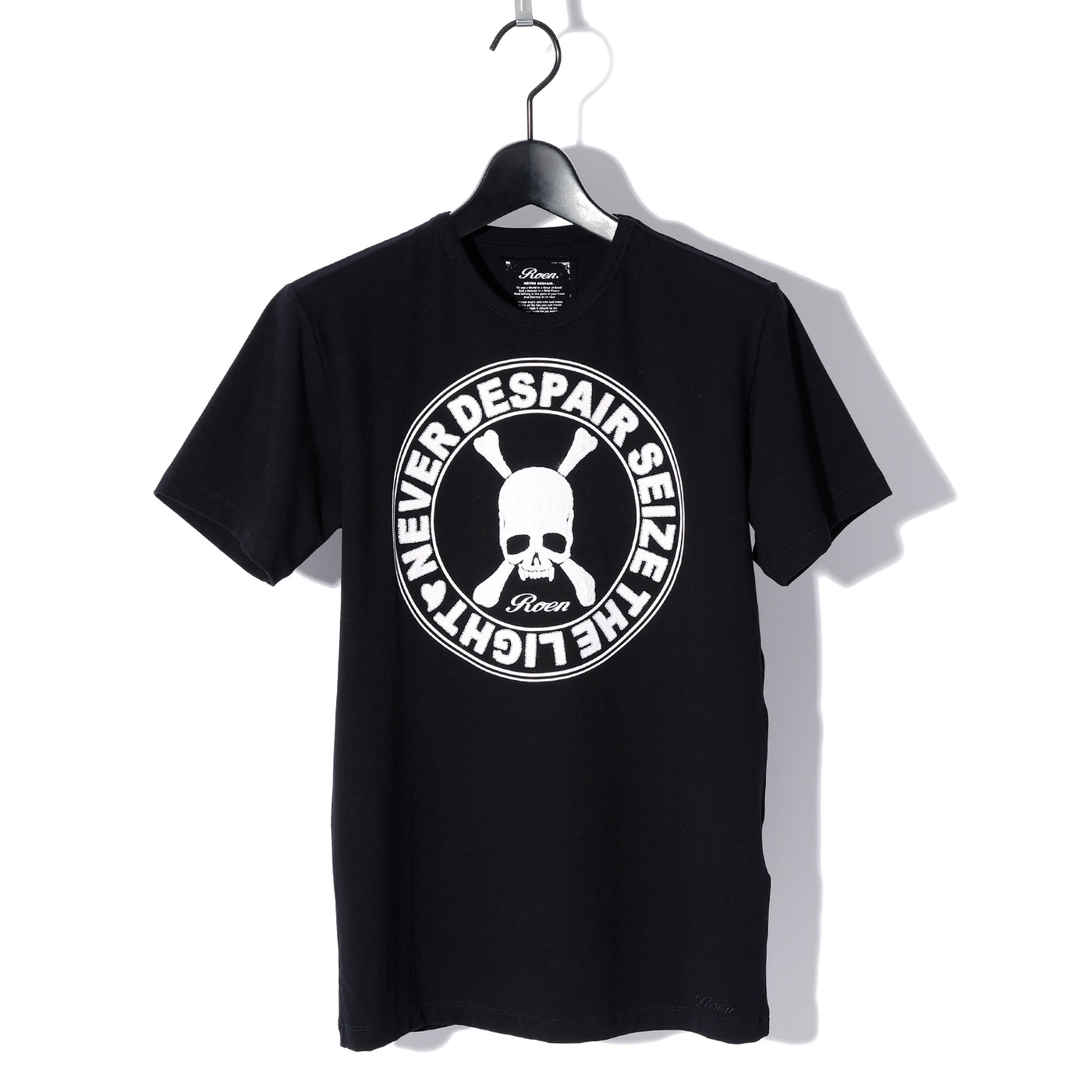 SPANGLE CIRCLE SKULL T / BLACK