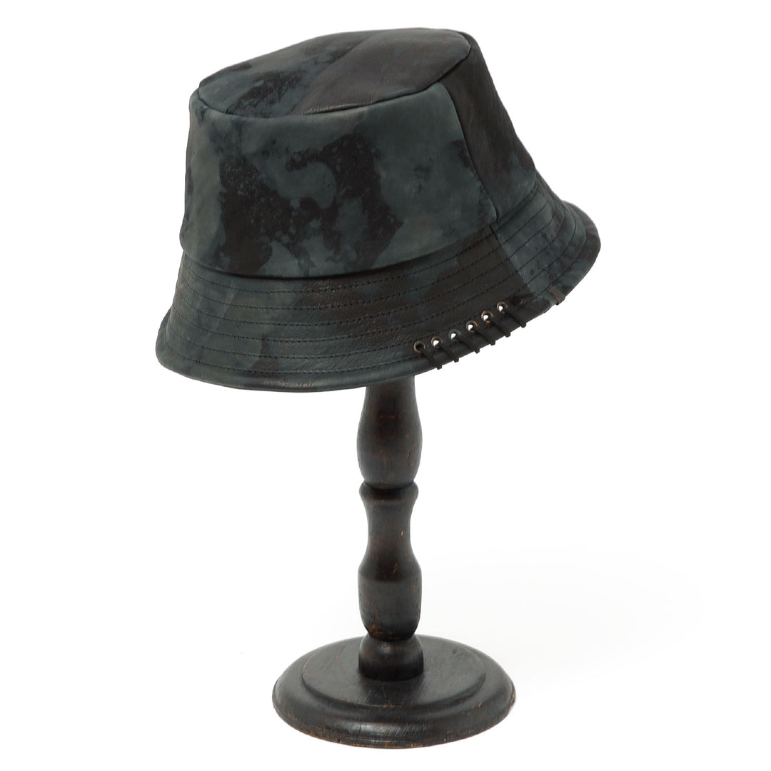 triangles hat(トライアングルズハット) Bleached Leather Bucket Hat