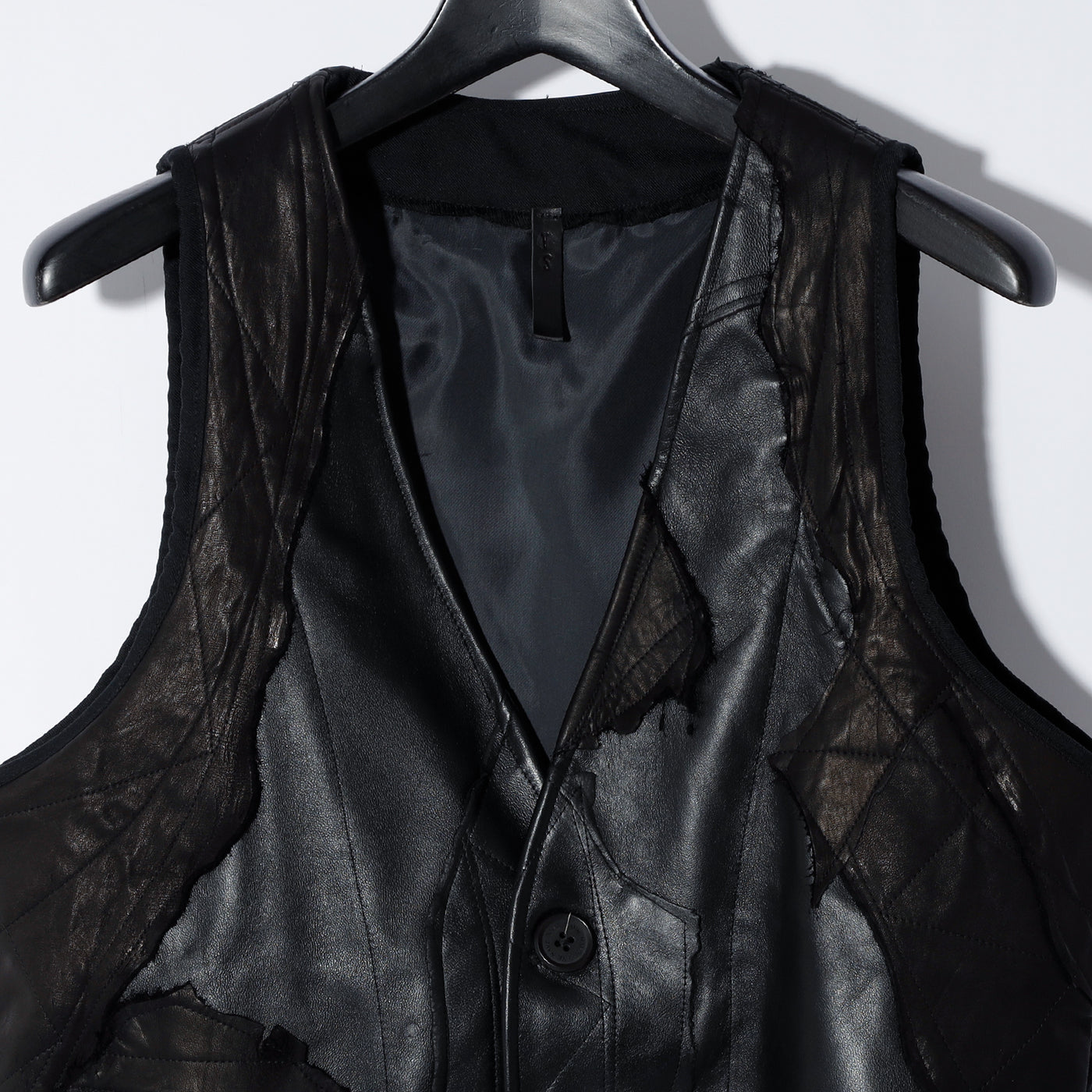 JET BLACK SKIN / BLACK