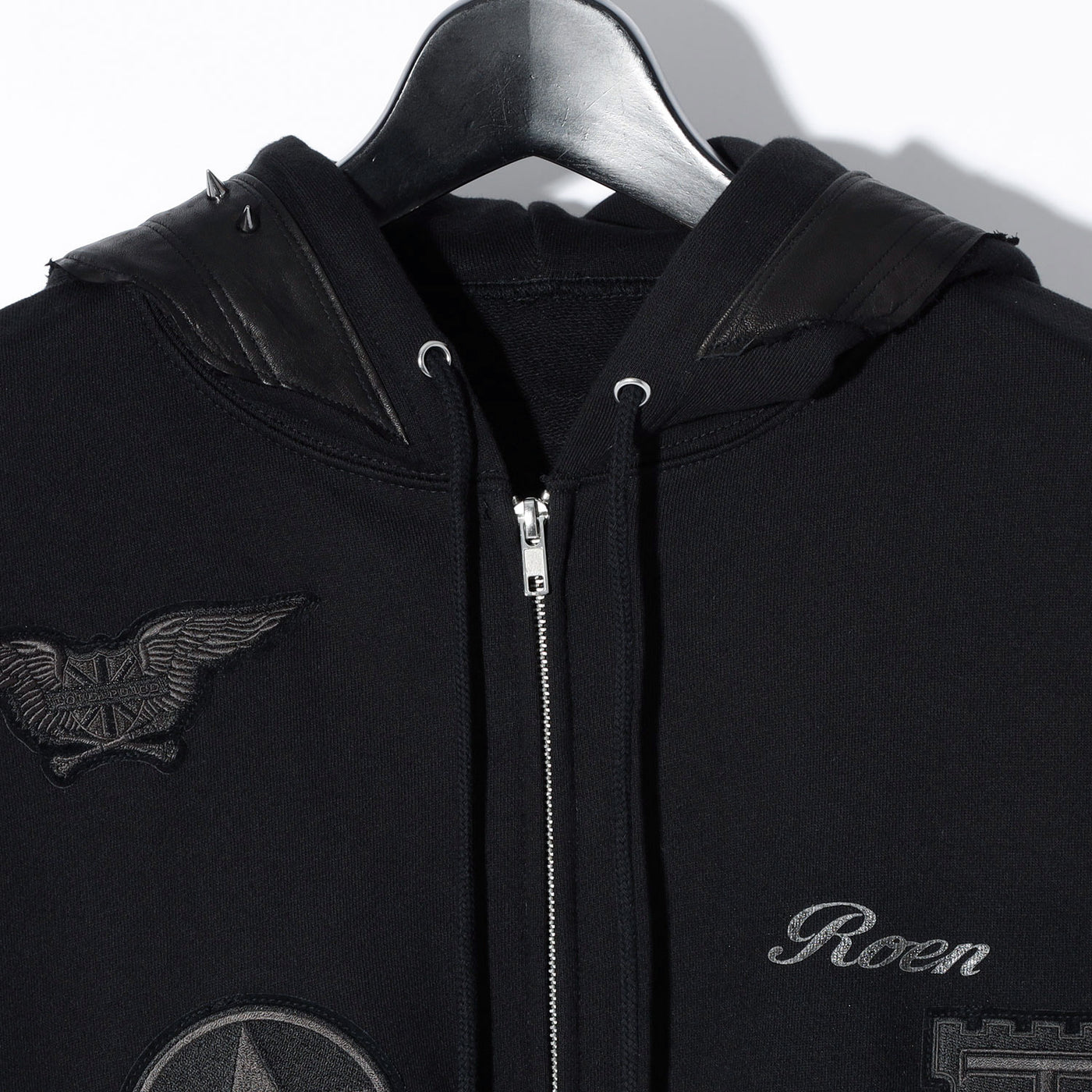 Roen(ロエン) REMAKE WAPPEN ZIPUP HOODIE mono / BLACK – ANRE-R SALON