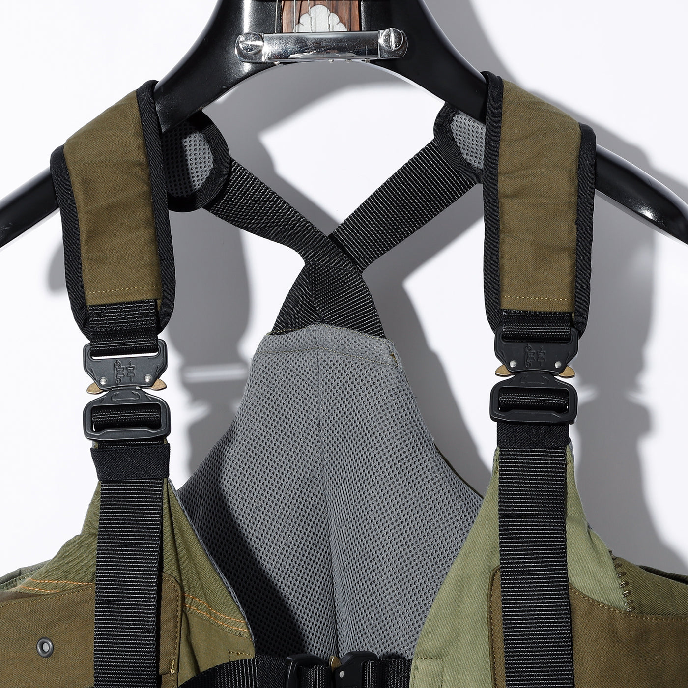REMAKE PATCH WORK TACTICAL BODYBAG VEST / A:MIX KHAKI PATCH WORK