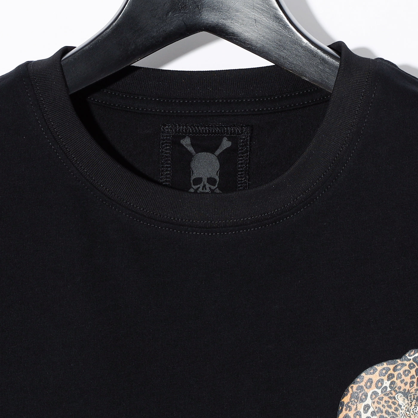 WILD LEO T / BLACK