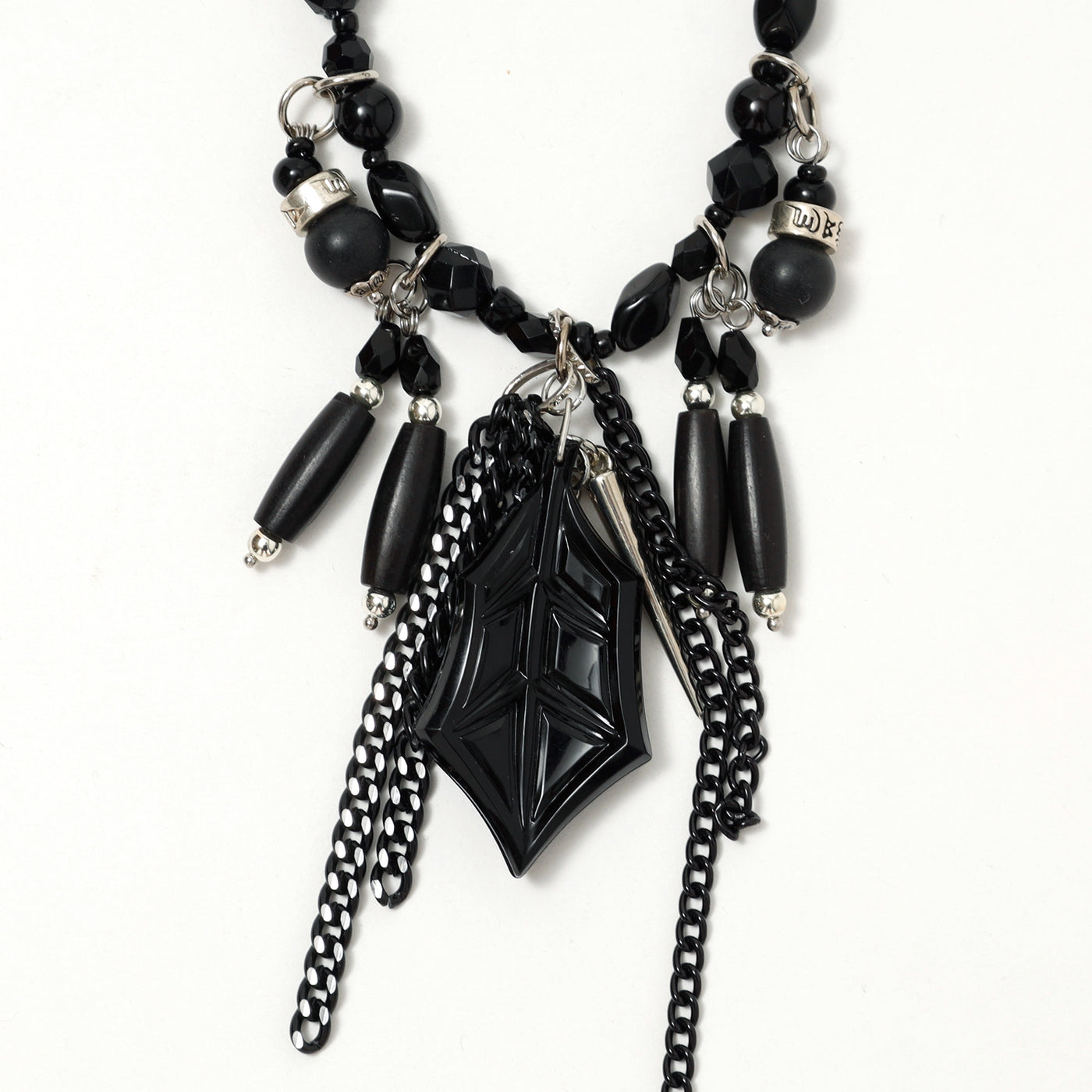 Woden / black / necklace / BLACK