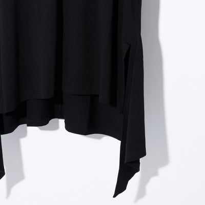 BEATENNJIKU Flare V-Neck T-Shirt / Black