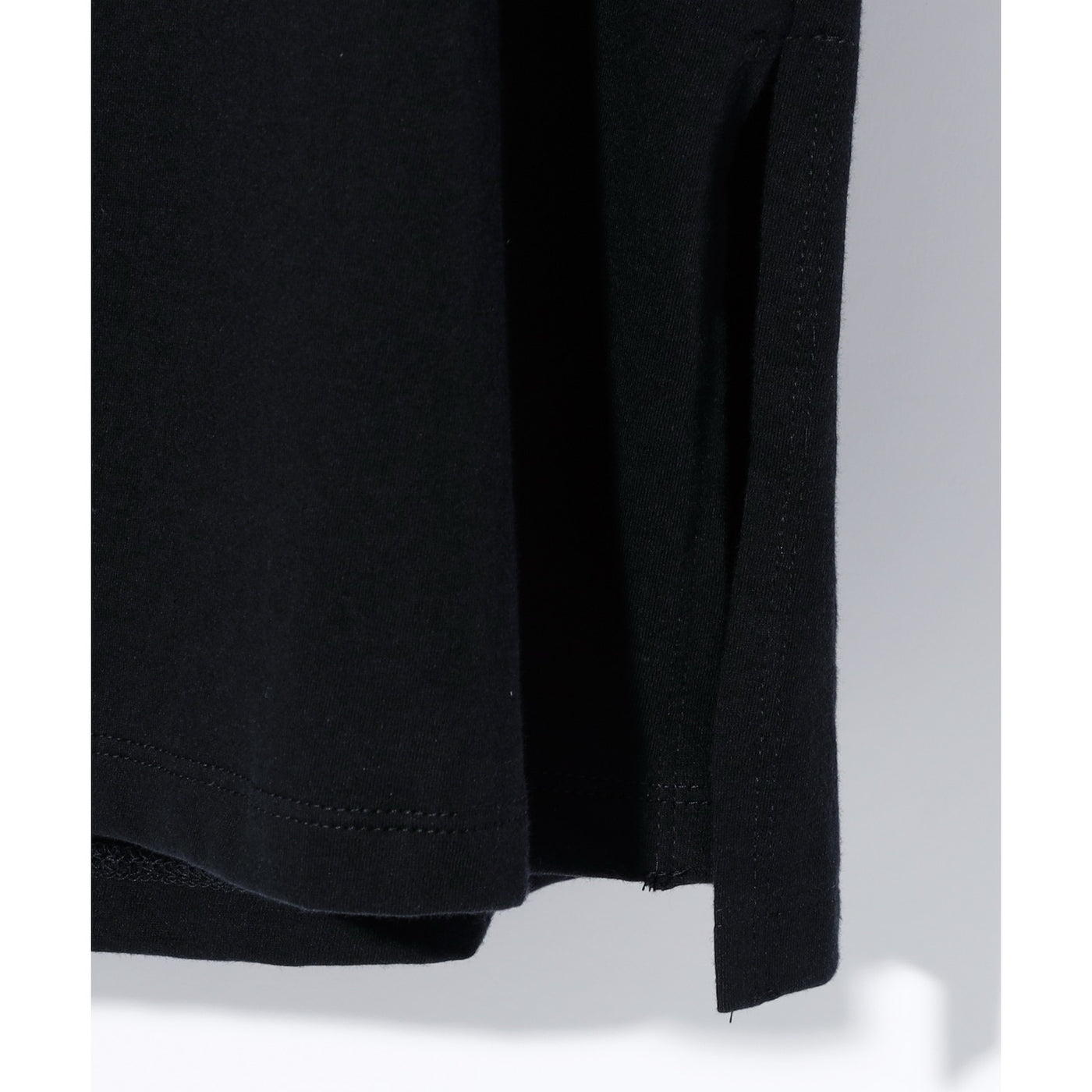 SB METALLIC LOGO T/TOP / BLACK