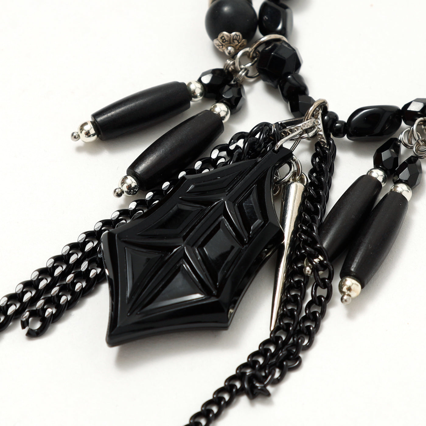 Woden / black / necklace / BLACK