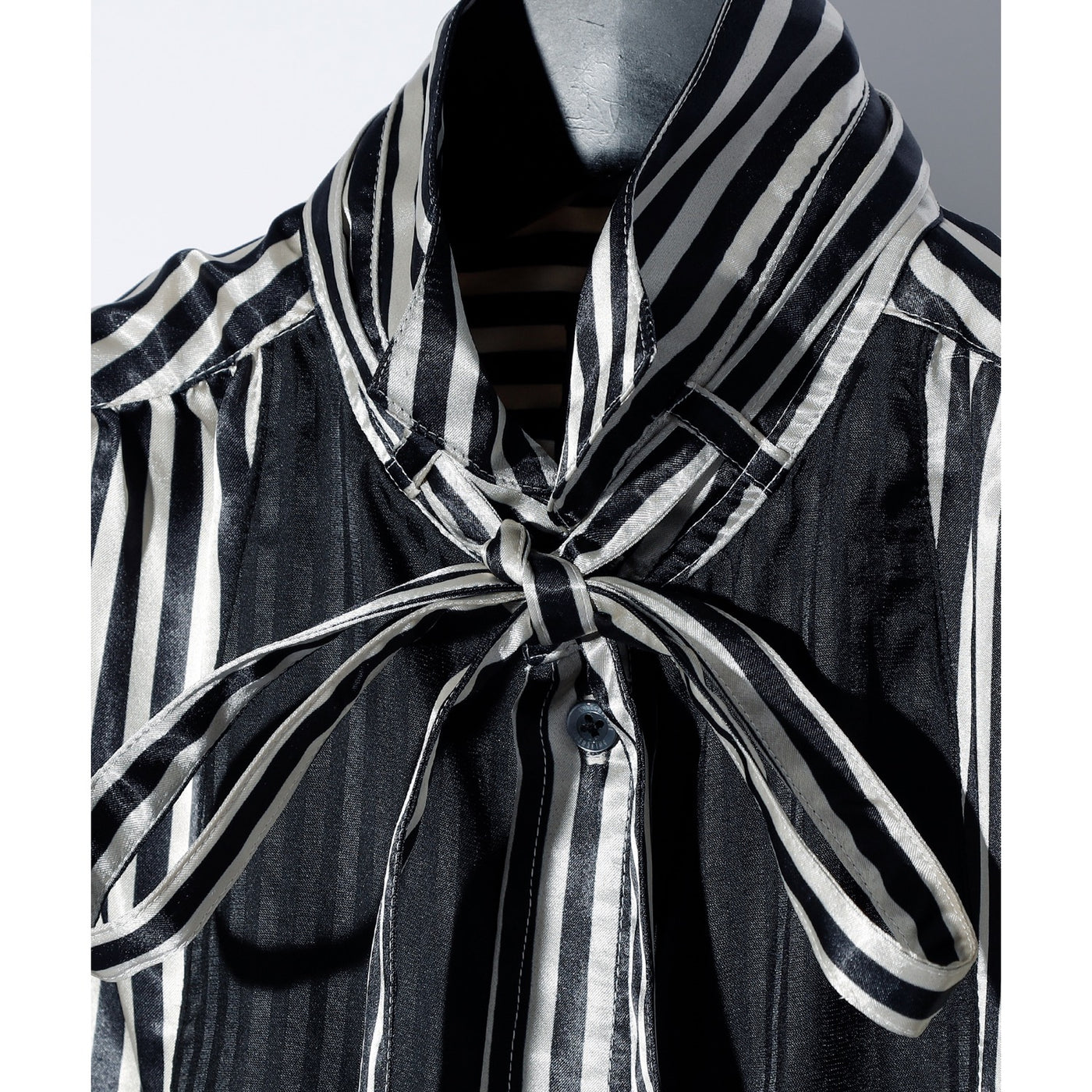 BISHOP SLEEVE STRIPED PIRATE SHIRT / BLACK STRIPE