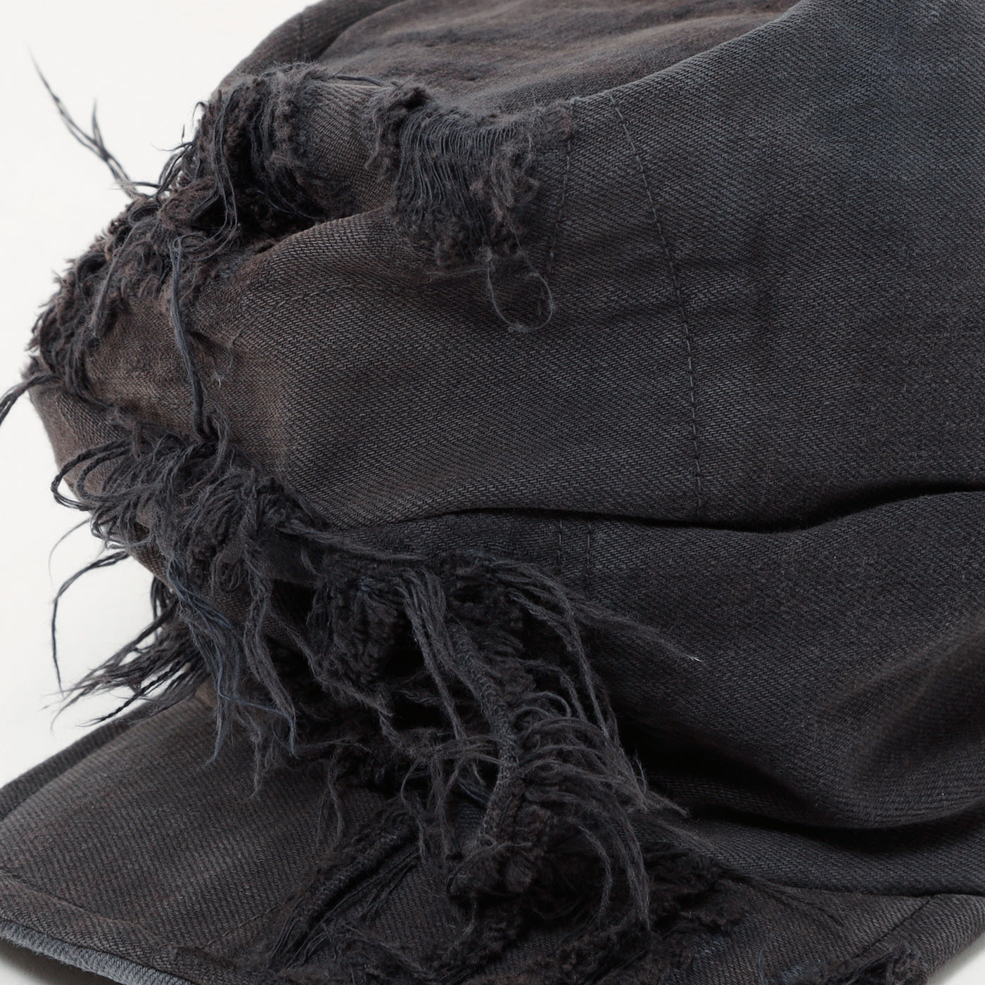 Black Denim Damaged Turn Cap / BLACK