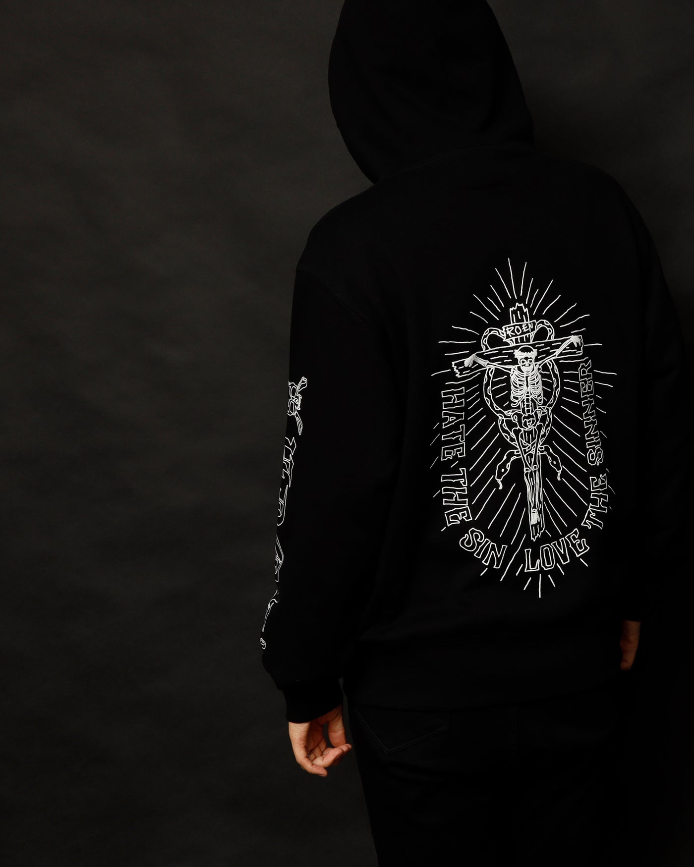 PRAYER ROEN SLEEVE PK / BLACK