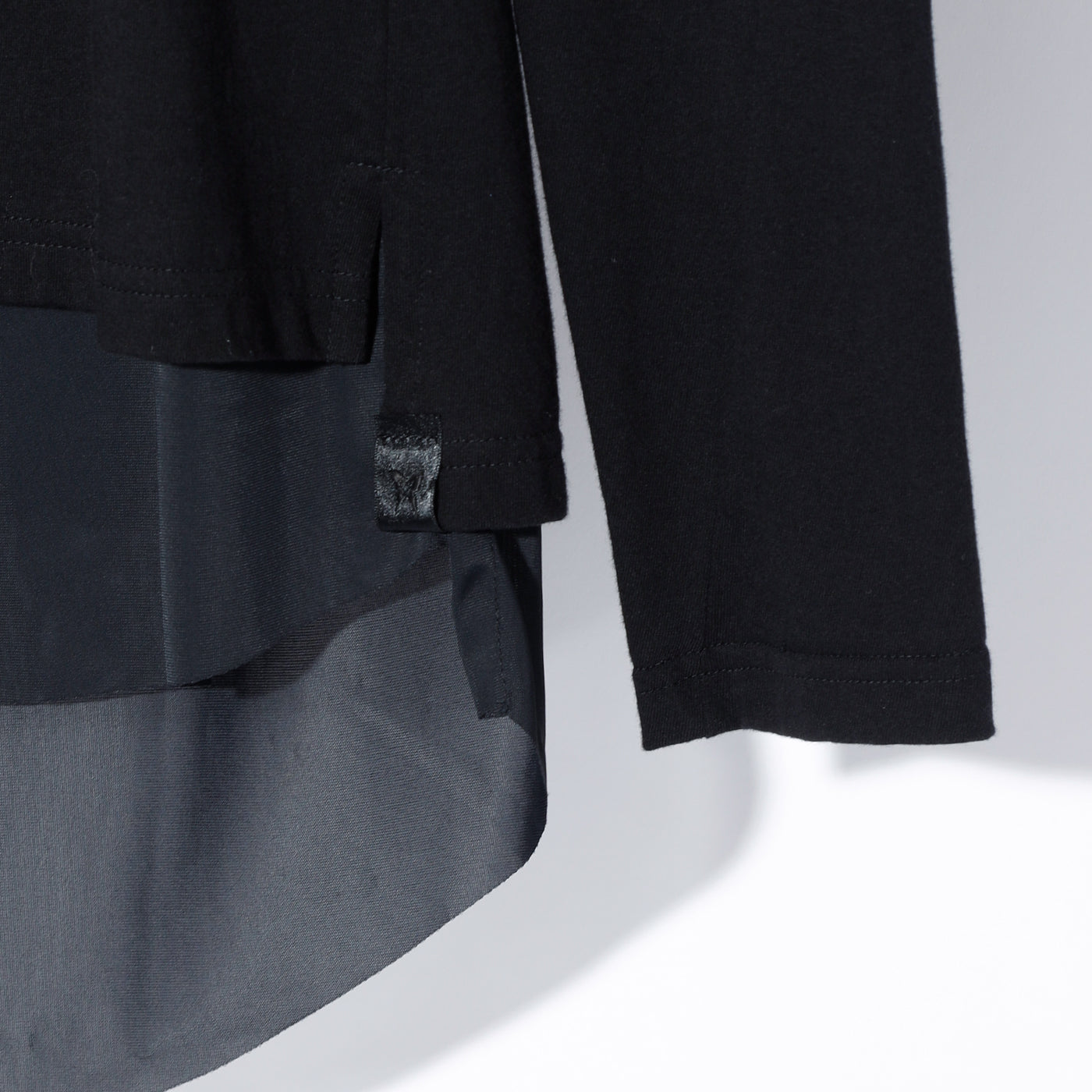 LayeredFrillT-Shirt / BLACK X BLACK