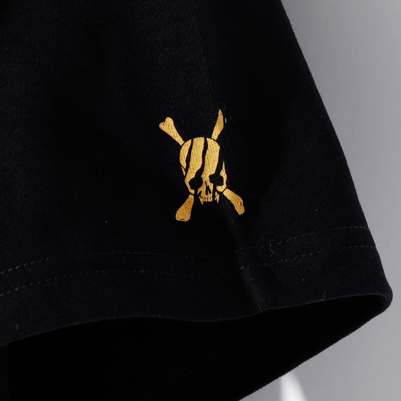 WILD LEO T / BLACK