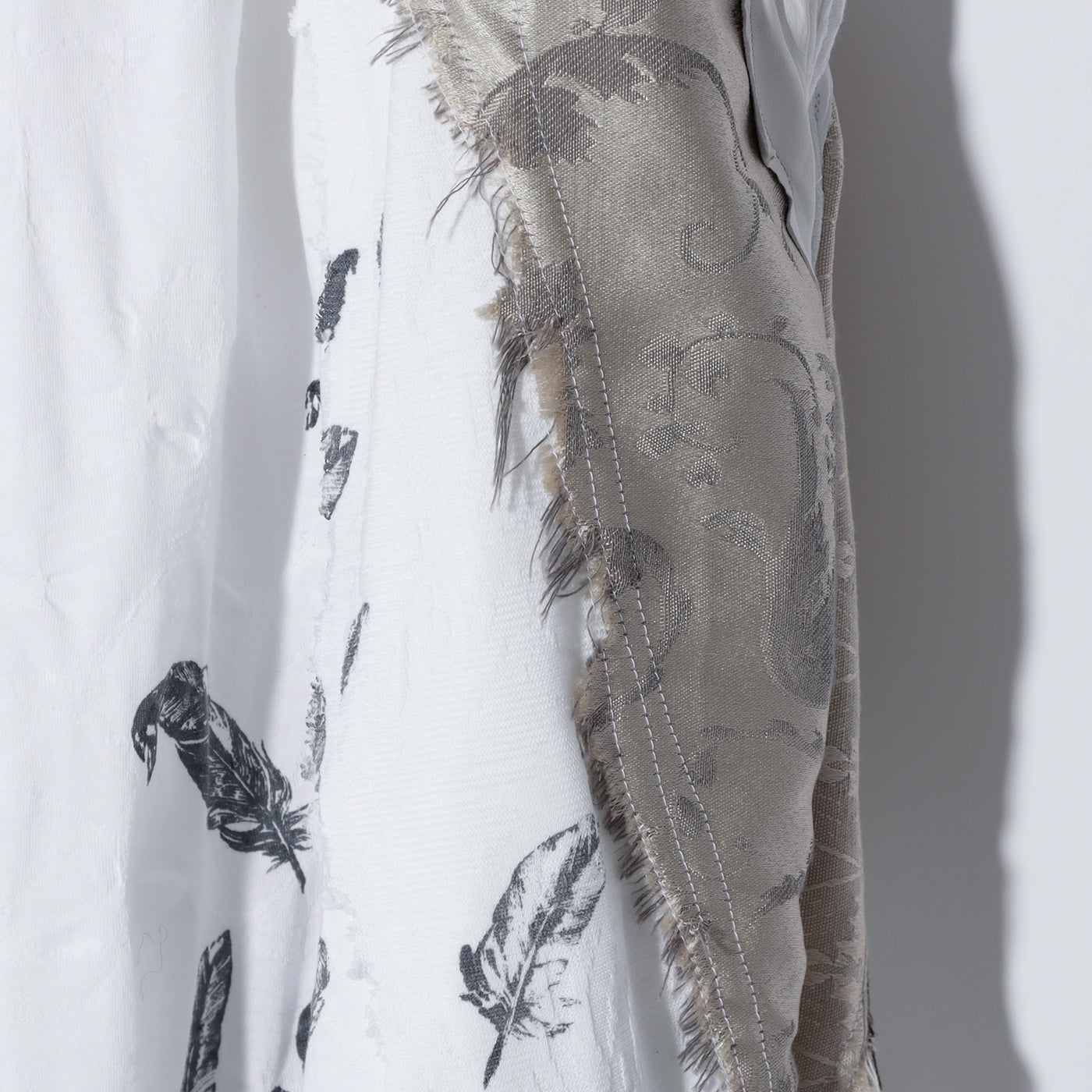 DAWN FEATHER STEP / WHITE