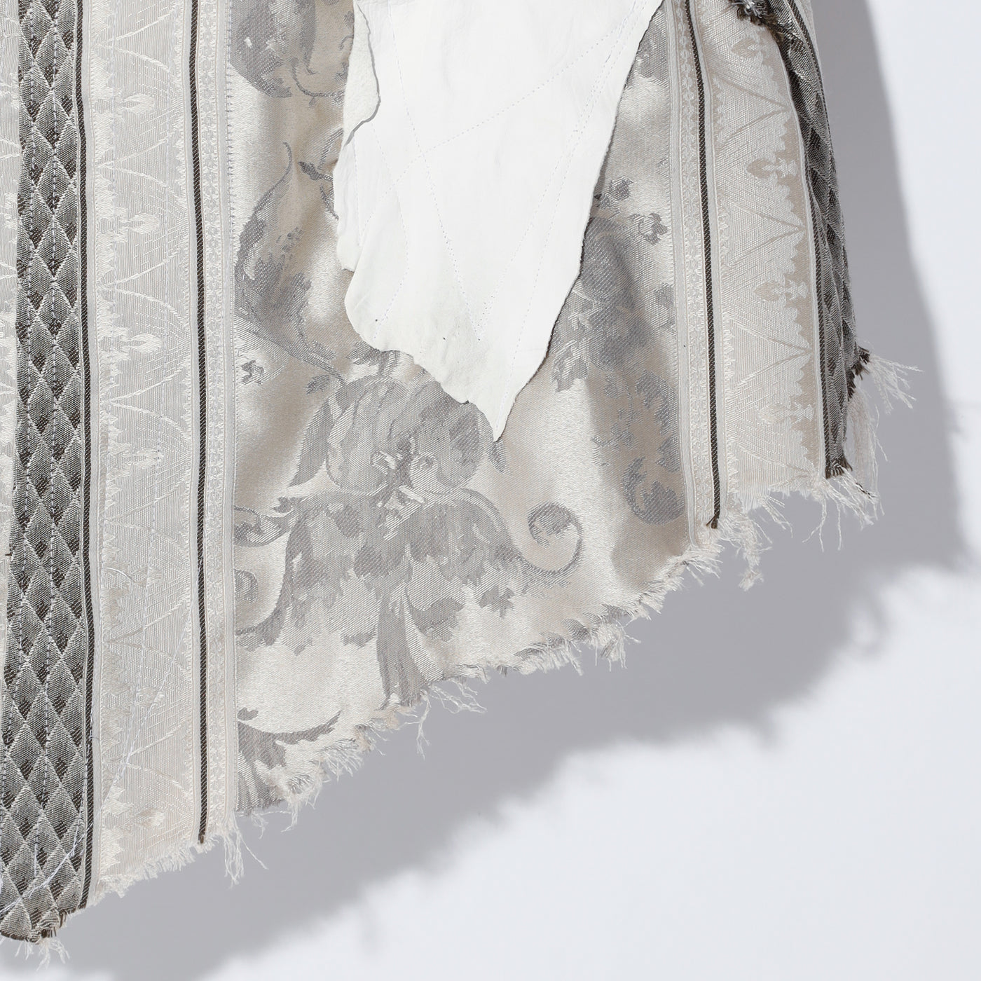 DAWN ASH WIND / WHITE