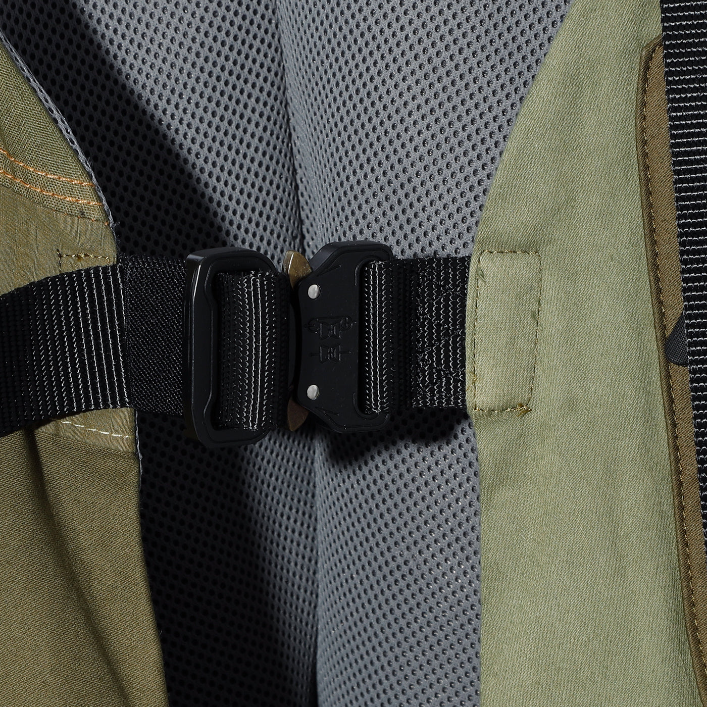 REMAKE PATCH WORK TACTICAL BODYBAG VEST / A:MIX KHAKI PATCH WORK