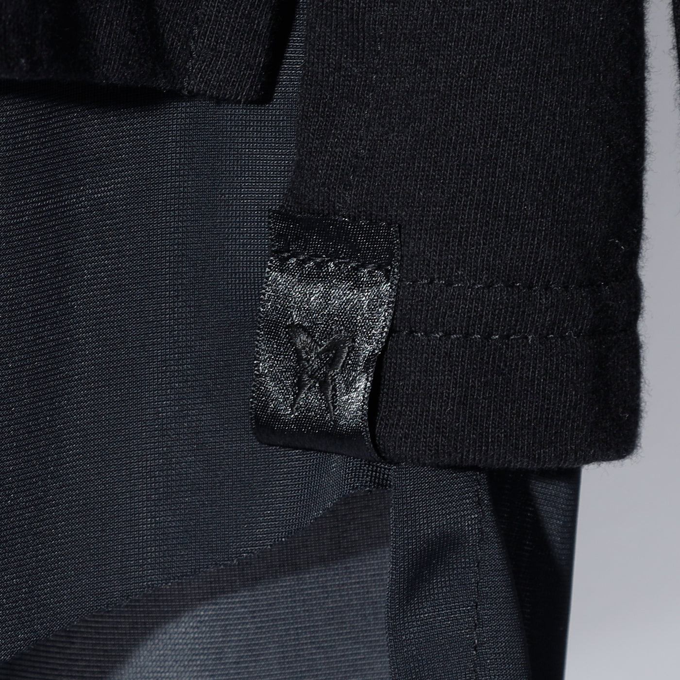 LayeredFrillT-Shirt / BLACK X BLACK