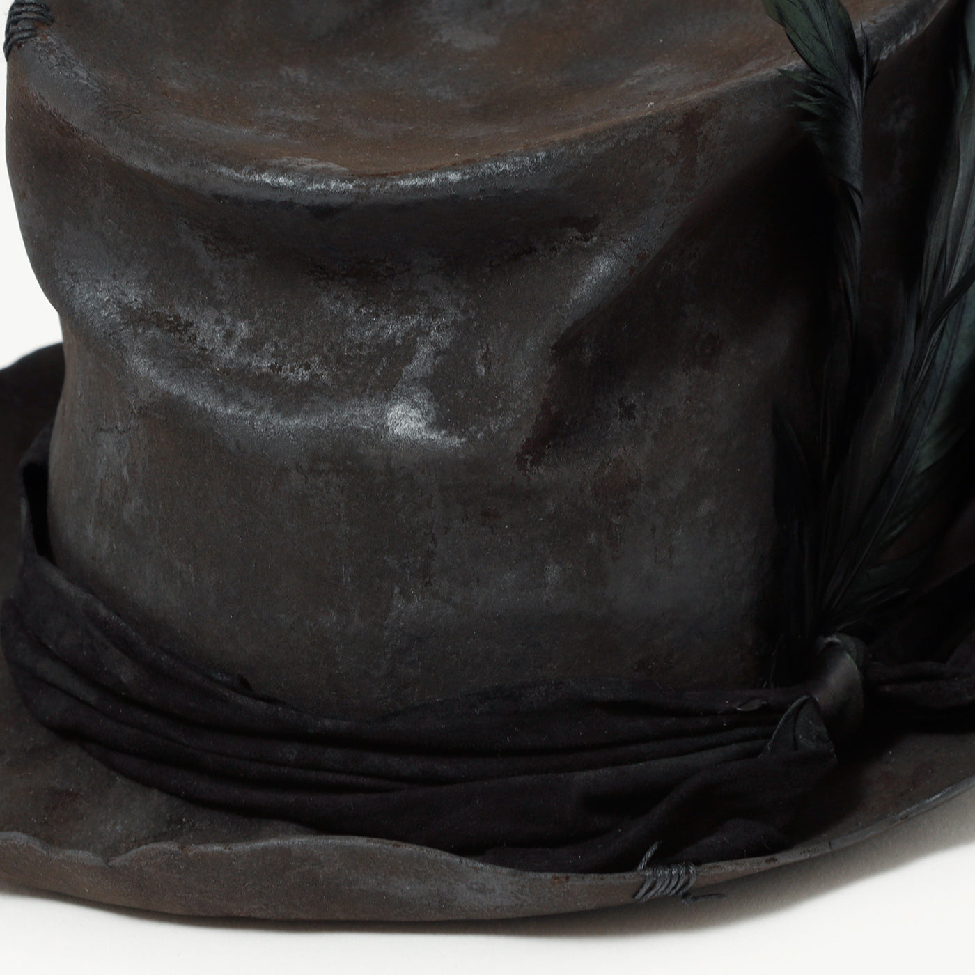Charcoal Crow Crash Silk Hat / BLACK