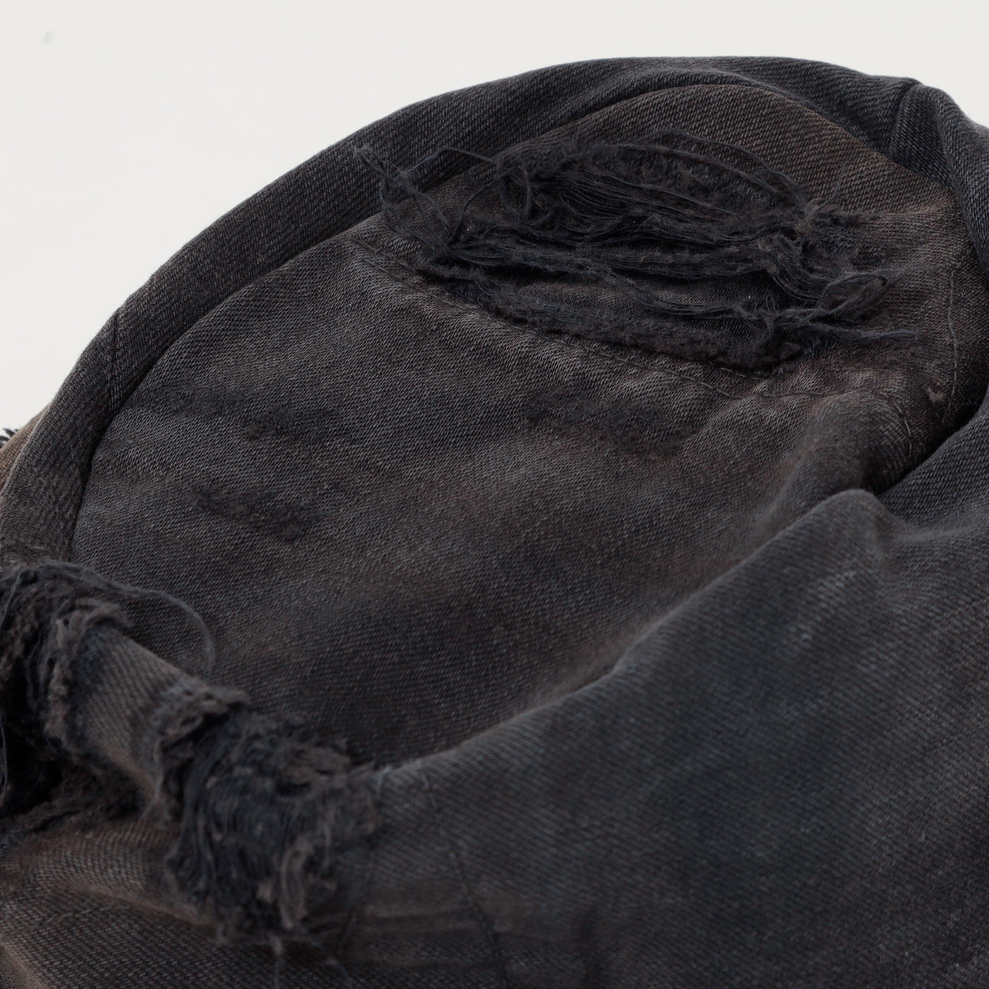 Black Denim Damaged Turn Cap / BLACK