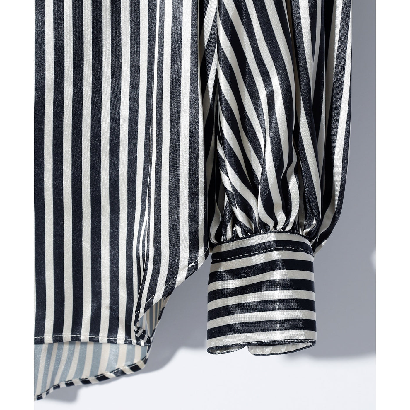 BISHOP SLEEVE STRIPED PIRATE SHIRT / BLACK STRIPE