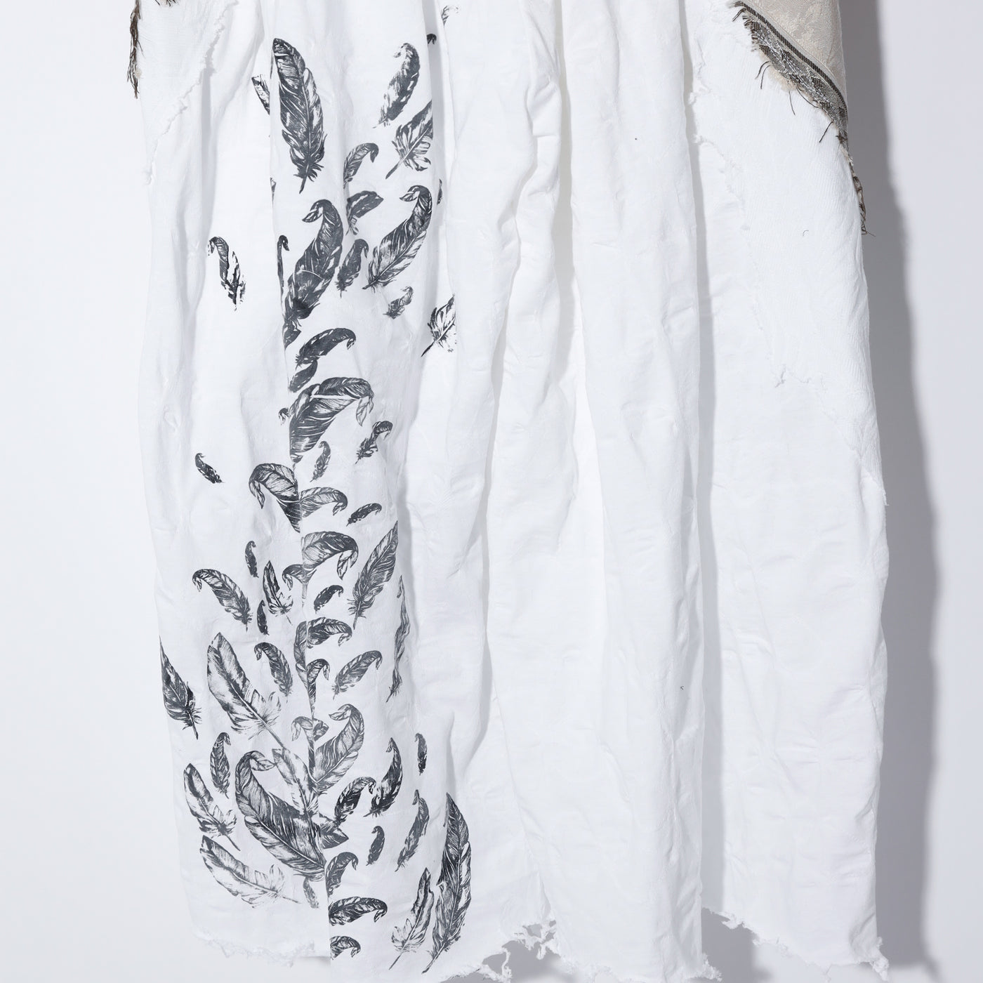 DAWN FEATHER STEP / WHITE