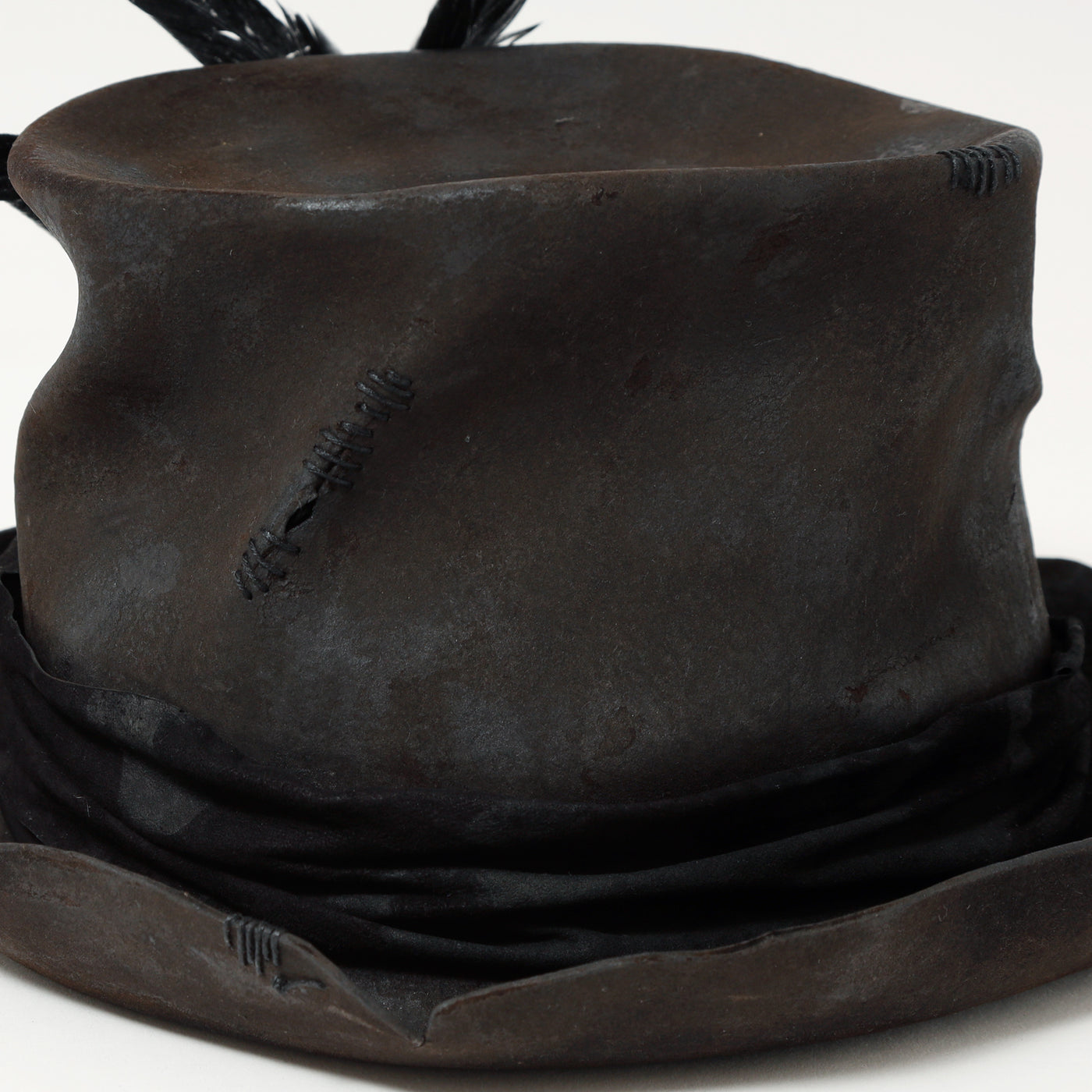Charcoal Crow Crash Silk Hat / BLACK