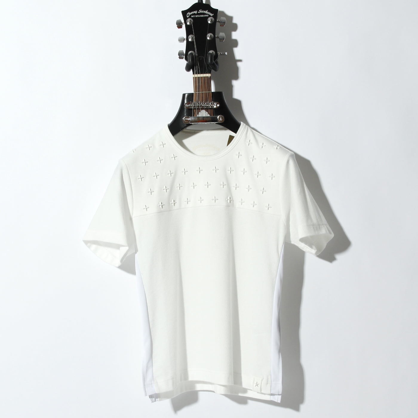 COMPACT PILE SIDE LINE CROSS STUDDED SHORT SLEEVE / A:OFF WHITE×ICE WHITE