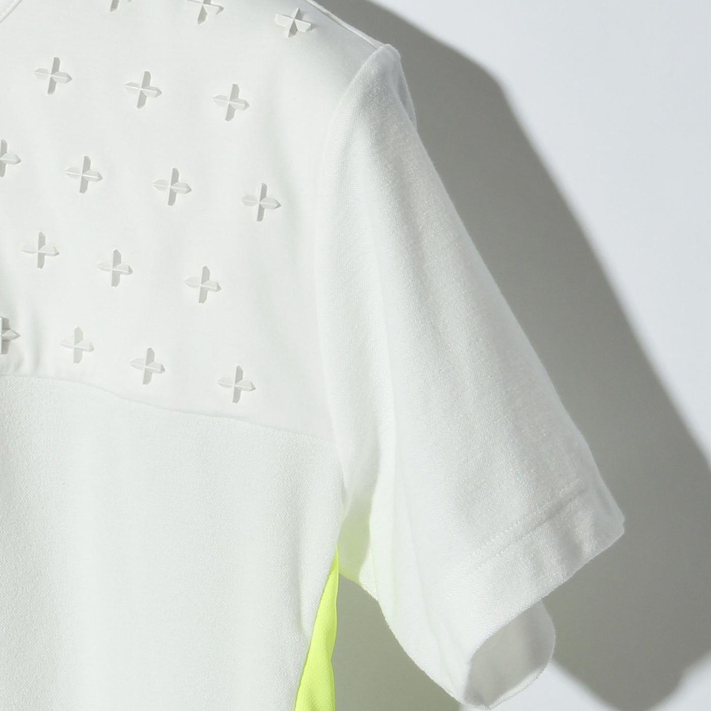 COMPACT PILE SIDE LINE CROSS STUDDED SHORT SLEEVE / C:OFF WHITE×NEON YELLOW